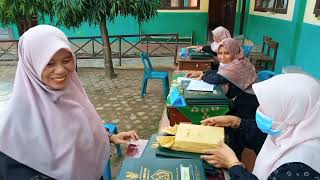 Suasana Pembagian Rapor Semester I MIN 3 Bireuen TA. 2023- 2024