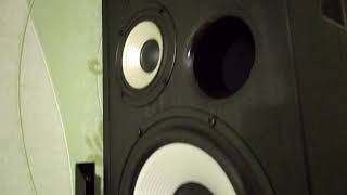 Edifier r2800 bass test (bass i love you)