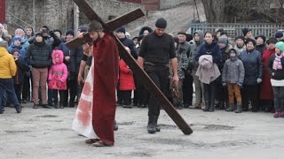 Бучач. Одна зі стацій театралізованої Хресної Дороги, 19.03.2017