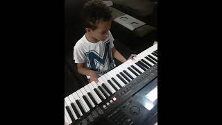 Juninho e seus teclados #suspense #Teclado #musicalizacaoinfantil