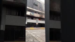 🔴ALERTA🔴 Queman el Instituto Nacional