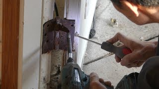 Repairing french door hinge