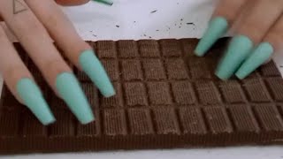 ASMR-tapping and scratching on chocolate🍫