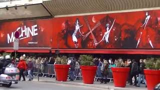 " MOULIN ROUGE " : Cabaret de París . France.