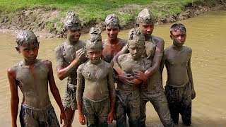 Bravest kid / Little Kid Jump in Big River / Kids Playing With Mud | Natural Life Bd