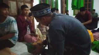 adat dikampung mesih menjaga kebersamaan doa bersama memperingati HUT RI