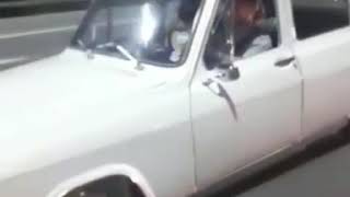 Renault 6 explotado al piso