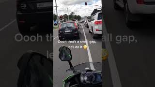 lane filtering in Melbourne #bikelife #australia #kawasaki #ninja400 #filtering #commuting