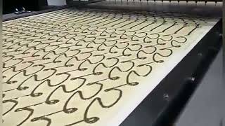 chocolate decoration machine can be used to make snacks bar