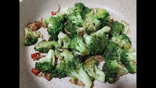 Juicy Stir Fried Ginger Broccoli