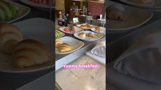 #breakfast #hotelbreakfast #bakery #food #yummy #youtubeshorts #cupcake #pastry #youtube #shorts