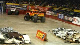 El Toro Loco does a tail plant at State Farm Arena