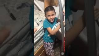 Estos son los niños que causan sensación en las redes por sus travesuras en la cuarentena