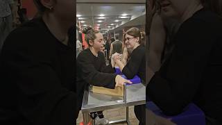 Women arm wrestling. Can a woman beat a man? #armwrestler #armwrestling #armwrestlingtournament