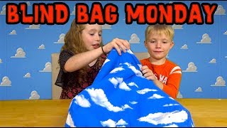 Blind Bag Monday - Episode 206