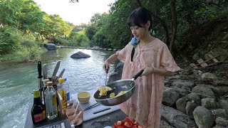 粥粥的山林间做饭初体验，西红柿炒蛋，味道棒棒哒