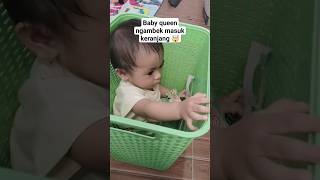 Bayi lucu masuk keranjang sambil ngambek #bayilucu #bayidikeranjang #cutebaby #keranjang #shorts