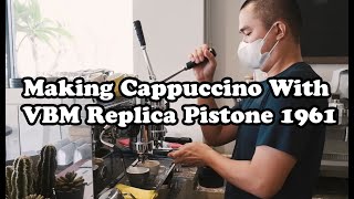 VBM REPLICA PISTONE 1961 - making cappuccino with Jonas Halo Kopi