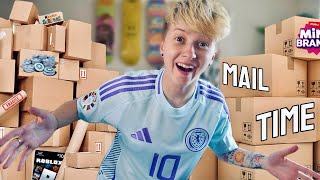 HUGE Fan Mail Time Unboxing 🤩