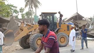 Excavator & wheel loader to rescue government land in the market shop, house vandalism