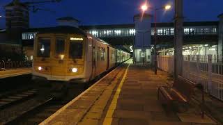 Class 319 departing Harrow & Wealdstone