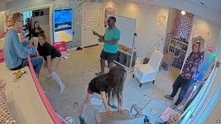 Twerk Contest in the Fishtank!! - Fishtank Live