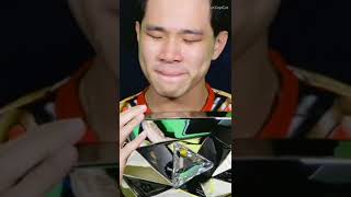 JJ Youtuber yang pernah memegang diamond play button sambil nangis