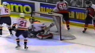 Lindros crushes a Panther