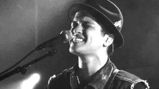 Bruno Mars Grenade Live Au Nouveau Casino Trad. FR + PT