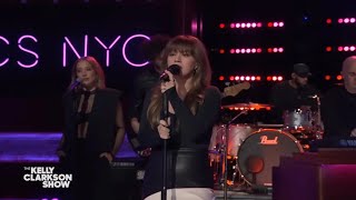 Kelly Clarkson nails cover of Sabrina Carpenter song || Breaking News || Jaxcey N24