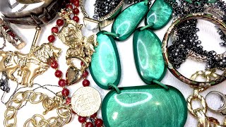 Goodwill Bluebox 5 lbs. Repurposed Mystery Jewelry Unboxing  NASHVILLE, TENNESSEE - WAS IT WORTH IT?