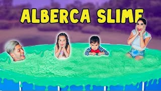 KIMA Y JUANITO LLENARON LA ALBERCA DE SLIME 😱 Jukilop | Kimberly Loaiza