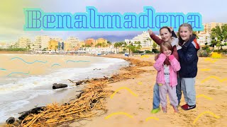 Ne-a prins ploaia in BENALMADENA.Tone de BAMBUS pe plaja!