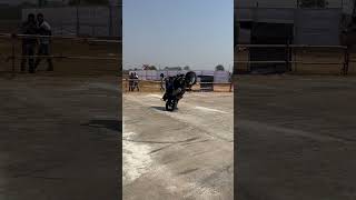 Iss Stunt ko kya bolte hain 🤔#youtubeshorts #viral #trending #shortsvideo #shorts #short #bmw #bmw