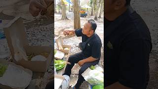 Makan Siang di Tengah Hutan