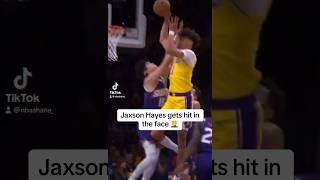 Jaxson Hayes gets hit in the face 🤦‍♂️