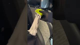 Tu sais a quoi sert cette brosse ? #astuce #car #tuto #voiture #tips #cars #cleaning