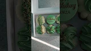 Mint green cupcakes| Buttercream| Decorating techniques and Ideas| Flowers| Rose|viral