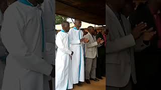 Byari ibyishimo ubwo Ami de la Croix y I Masaka yakiraga Chorale Urumuri rwa Kristu y I Kigarama