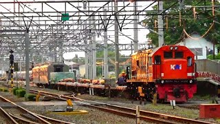 LANGSIRAN UNIK KERETA SEMEN DI STASIUN LEMPUYANGAN