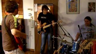 A Gogo (Medeski, Scofield, Martin & Wood cover)