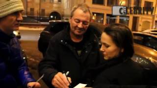 Ian Gillan signing autographs after his show in Moscow, 15.11.2016