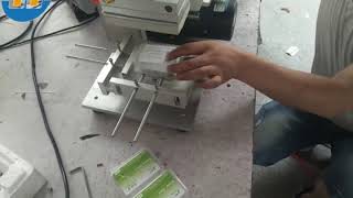 Square bottle labeling machine