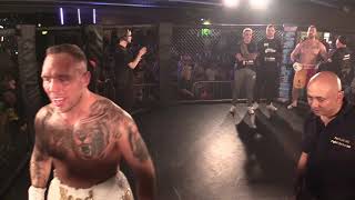 Tom Wood vs Ash 'Mad Dog' Barker