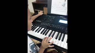 Juninho e seus teclados #musicalizacaoinfantil #suspense #tecladomusical (1)