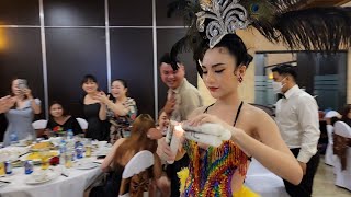 Hội trai đẹp bo tiền triệu mắt không rới trước vũ điệu hoang dã | Bội Nhi Vlog