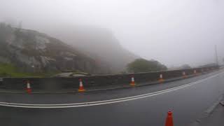 Ascending Y Gribin Ridge in Whiteout Clouds | Mountain Running Snowdonia | thefrozendivide