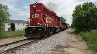 CP 2309 Leading the Memorial Day K66 Heading Back North for Home