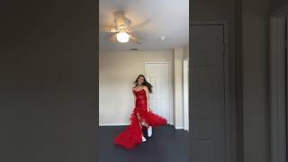 THE CUTEST PROM TRANSITION EVER 👟💃🏻😍 #promdress #prom #dress #transition