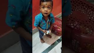 sayan er notun box🧳#shortsfeed #viral #qute_baby playing#alu kchalu